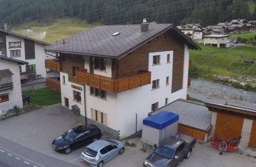Saas Grund Apartment | Apartment Silberdistel by Interhome