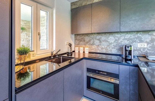 Njivice Apartment | Apartment Siora with pool