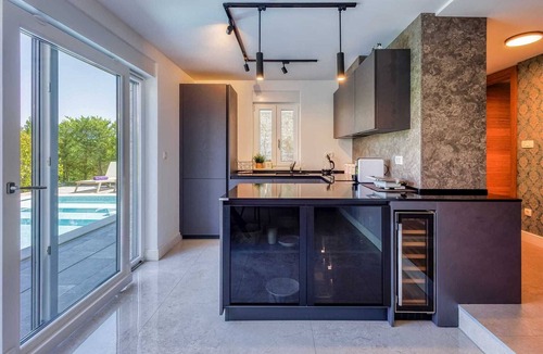 Njivice Apartment | Apartment Siora with pool