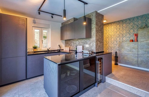 Njivice Apartment | Apartment Siora with pool