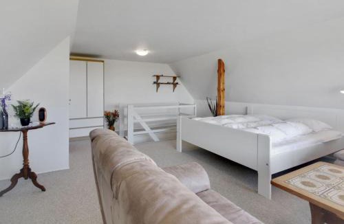 Hojer Apartment | Apartment Skarpe by Interhome