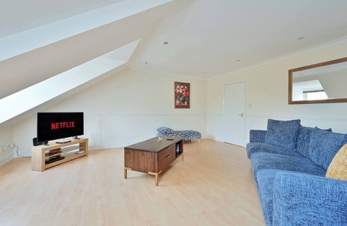 Abbots Langley Apartment | Apartment - Sleeps3 - Close to Warner Bros Studios