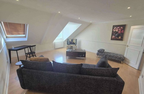 Abbots Langley Apartment | Apartment - Sleeps3 - Close to Warner Bros Studios