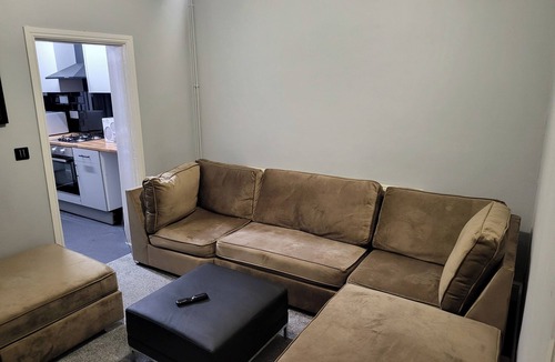 Burslem Apartment | Apartment - Sleeps 5 - Great Location - Parking