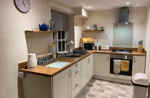 Ludwel Apartment | Apartment - Sleeps 2 - Pet Friendly - Parking