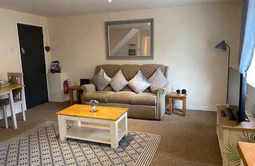 Ludwel Apartment | Apartment - Sleeps 2 - Pet Friendly - Parking
