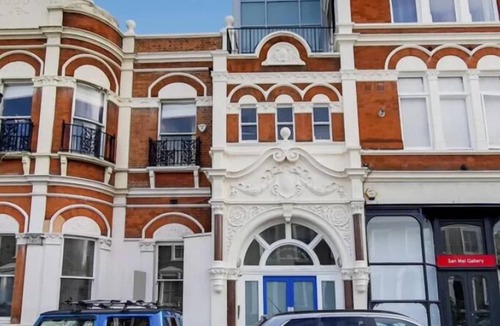 Vassall Apartment | Apartment Sleeps 2 with Free Parking