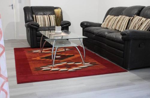 Chadwell Apartment | Apartment - Sleeps 4 - Garden - Parking