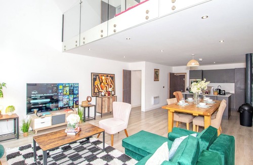 Bradford Apartment | Apartment - Sleeps 4 - Parking - Workspace