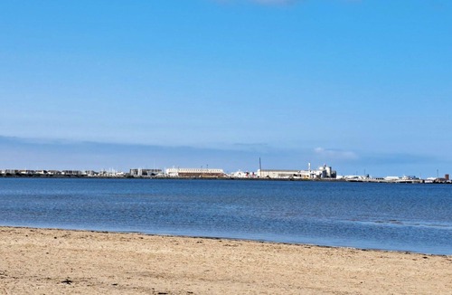 Troon Apartment | Apartment - Sleeps 4 - Pet friendly - Parking