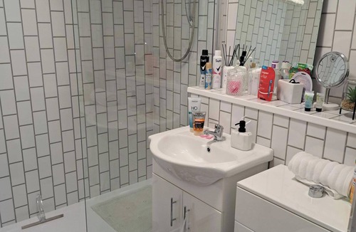 Troon Apartment | Apartment - Sleeps 4 - Pet friendly - Parking