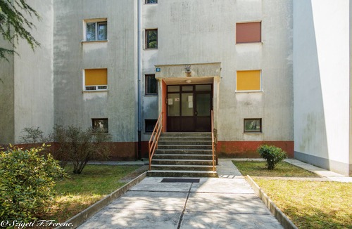 Sarsoni Apartment | Apartment Sleeps 4 With Free Parking