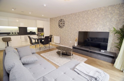 Royal Docks Apartment | Apartment - Sleeps 5 & pets allowerd