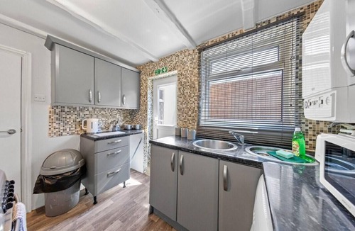 Chatham Apartment | Apartment Sleeps 7 with Free Parking