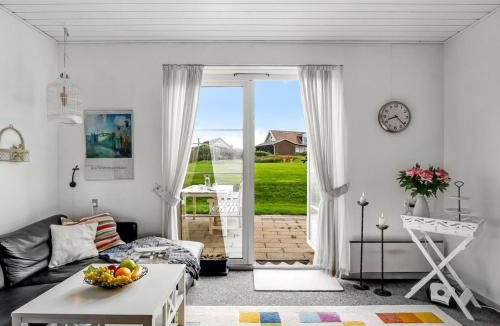 Trans Apartment | Apartment Smeralda - 200m from the sea by Interhome