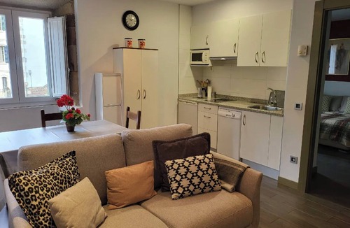 Ituren Apartment | Apartment 'Sorgiña' with Mountain View, Wi-Fi and Air Conditioning