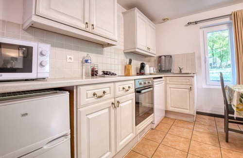 Bergerac Apartment | Apartment 'Stag' with Shared Pool, Wi-Fi and Air Conditioning