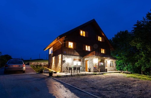 Cetingrad Apartment | Apartment Stone and Wood