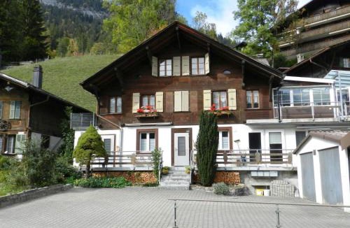 Zweisimmen Apartment | Apartment Studio Poli by Interhome