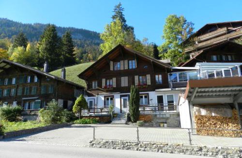 Zweisimmen Apartment | Apartment Studio Poli by Interhome