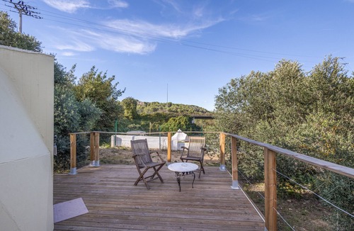 Canyelles Apartment | Apartment 'Suite Atrium Bubble' with Private Terrace, Wi-Fi and Air Conditioning