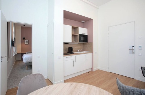 Cambrai Apartment | Apartment Suite
