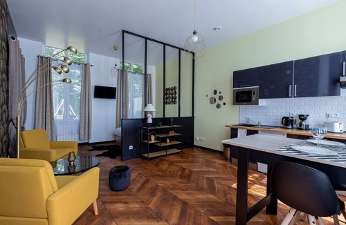 Saint-Quentin Apartment | Apartment-Suite-Ensuite-Terrace