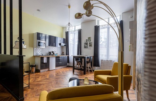 Saint-Quentin Apartment | Apartment-Suite-Ensuite-Terrace