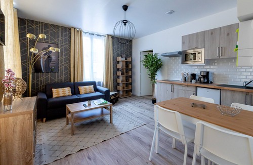 Saint-Quentin Apartment | Apartment-Suite-Ensuite-Terrace