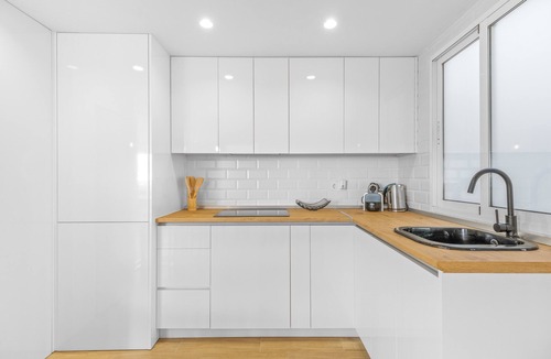Santa Pola Apartment | Apartment 'Sunflower Avenida' with Sea View, Balcony and Wi-Fi
