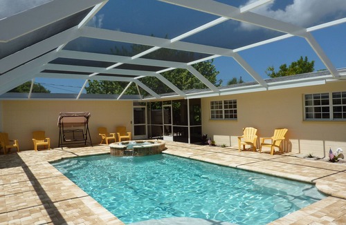 Caloosahatchee Apartment | Apartment Sunset in Cape Coral/Beach Resort