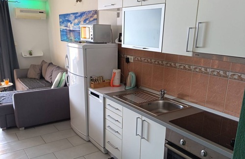 Komarna Apartment | Apartment Sutalo with Hot Tub