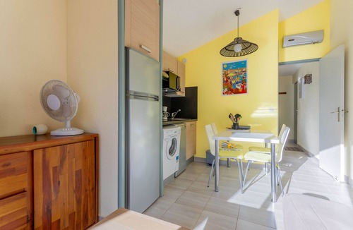 La Croix-Valmer Apartment | Apartment 'Sylvabelle' with Sea View, Shared Pool and Private Terrace