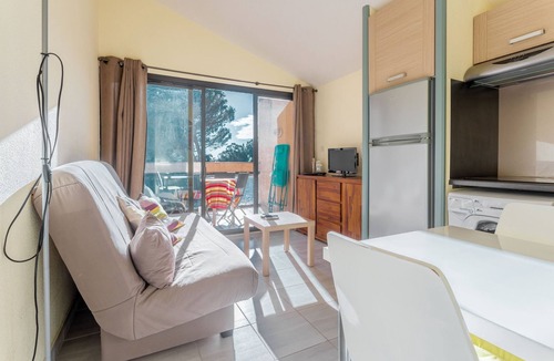 La Croix-Valmer Apartment | Apartment 'Sylvabelle' with Sea View, Shared Pool and Private Terrace