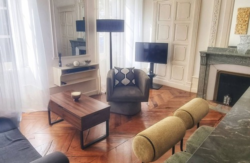 Bagneres-de-Luchon Apartment | Apartment T2 42m²/4 pers/1 bed/fitted kitchen/living room/HEATED SWIMMING POOL