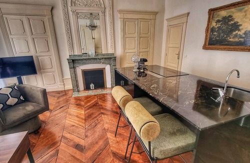 Bagneres-de-Luchon Apartment | Apartment T2 42m²/4 pers/1 bed/fitted kitchen/living room/HEATED SWIMMING POOL