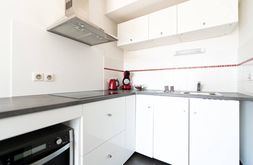 Le Cres Apartment | Apartment 'T2 Muses' with Private Terrace, Wi-Fi and Air Conditioning