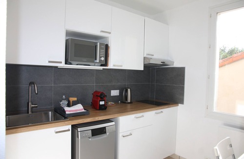 Pont Rousseau Apartment | Apartment T3 RIOM (60m²) separate kitchen