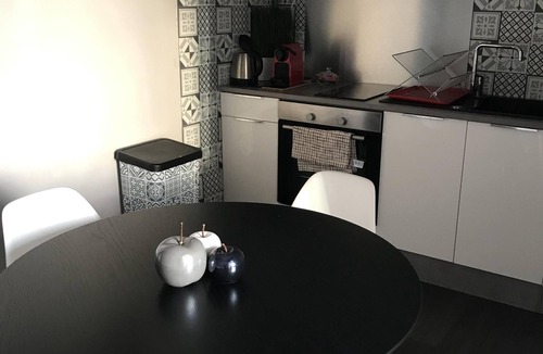 Maraussan Apartment | Apartment-Terrace-City-Ensuite with Bath