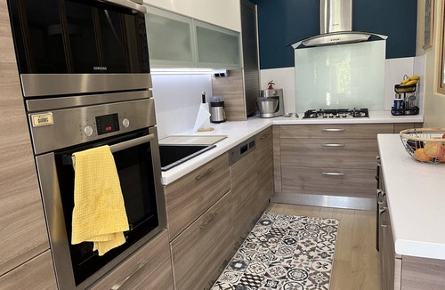 8th Arrondissement Apartment | APARTMENT/TERRACE GARDEN NEAR SEA AND CALANQUES