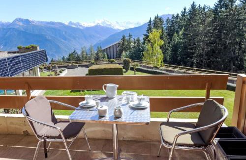 Randogne Apartment | Apartment Terrasse des Alpes 2006 by Interhome