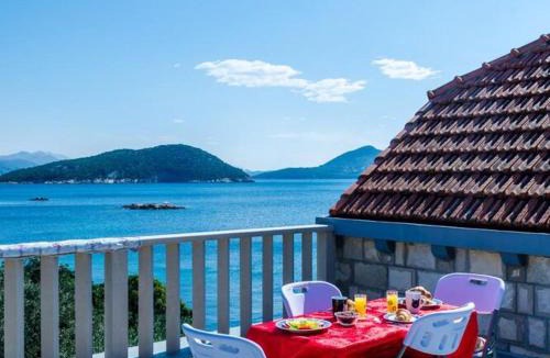 Sudurad Apartment | Apartment Tonka's Terrace - Studio Apartment with Terrace and Sea View