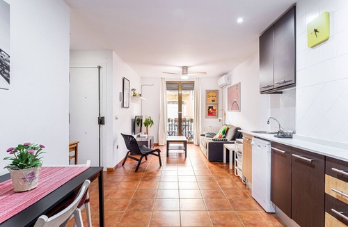 El Pilar Apartment | Apartment 'Torres De Quart Tu Casa' with Balcony, Wi-Fi and Air Conditioning