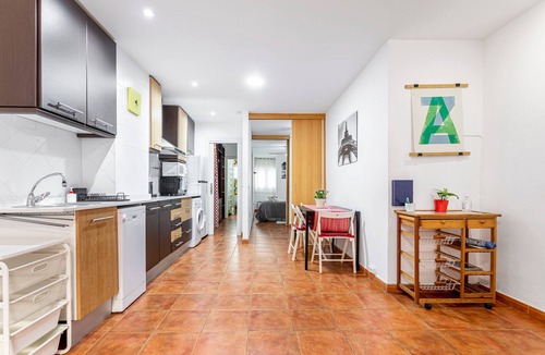 El Pilar Apartment | Apartment 'Torres De Quart Tu Casa' with Balcony, Wi-Fi and Air Conditioning