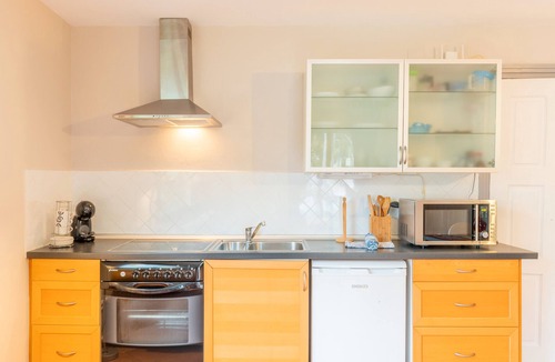 Moraira Town Centre Apartment | Apartment 'Tosca Mar 421' with Shared Pool, Shared Terrace and Wi-Fi