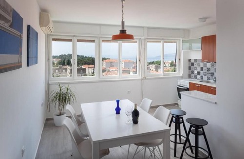 Gorinka Apartment | Apartment Town and Beach (123311-A1) - Makarska