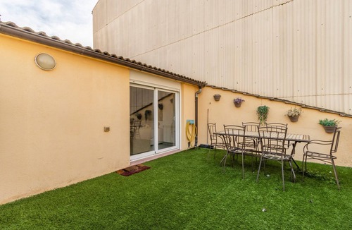 Tremp Apartment | Apartment 'Tremp' with Mountain View, Wi-Fi and Air Conditioning