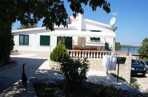 Jadrtovac Apartment | Apartment Tuja