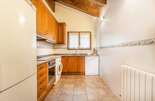 Valle de Lierp Apartment | Apartment 'Turbón' with Mountain Views, Shared Garden and Wi-Fi