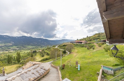 Valle de Lierp Apartment | Apartment 'Turbón' with Mountain Views, Shared Garden and Wi-Fi